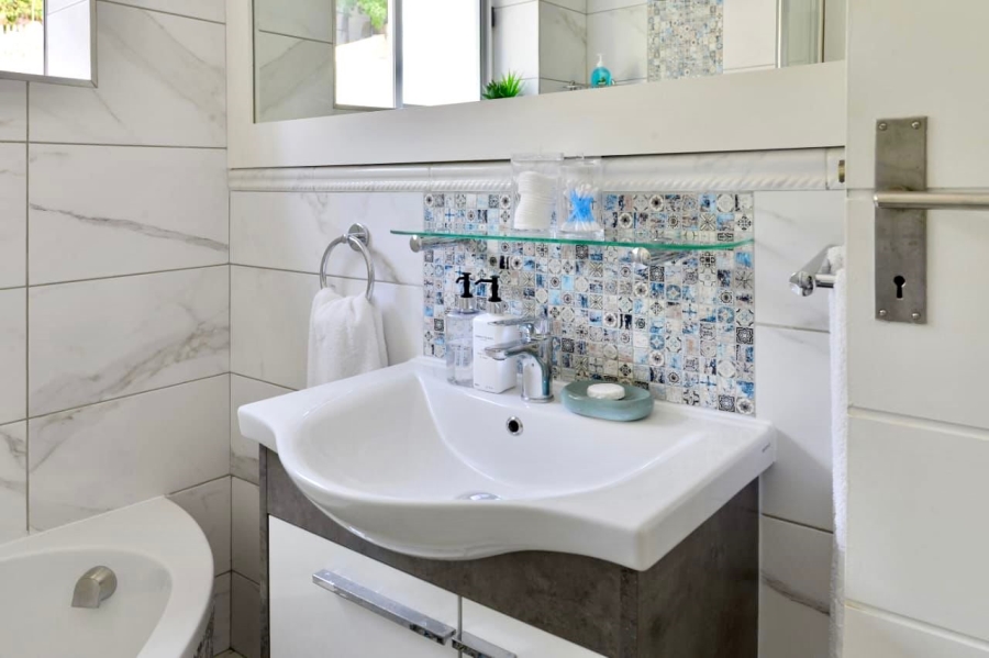 To Let 2 Bedroom Property for Rent in Bantry Bay Western Cape